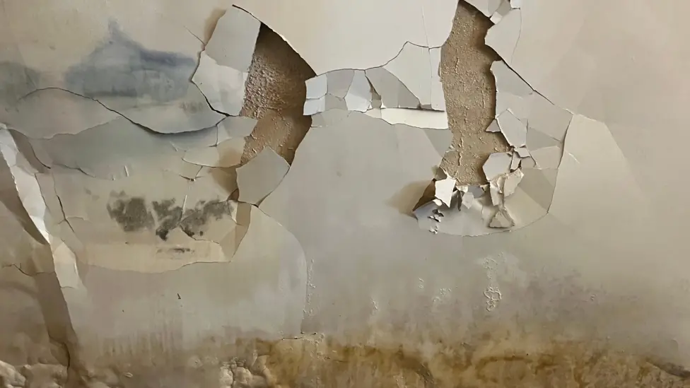 Insulation Mistakes Affect 30,000 Homes in Government Projects, Ministers Reveal